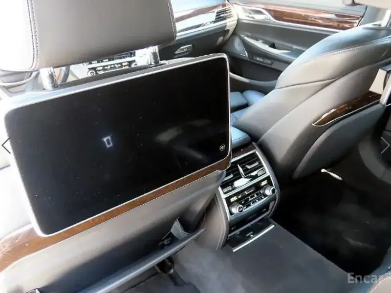 2016 BMW 7 серии с пробегом 119 895 км