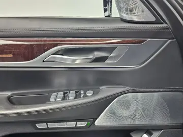 2016 BMW 7 серии с пробегом 108 576 км