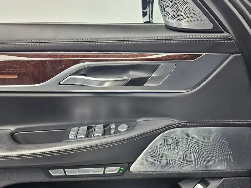 2016 BMW 7 серии с пробегом 108 576 км