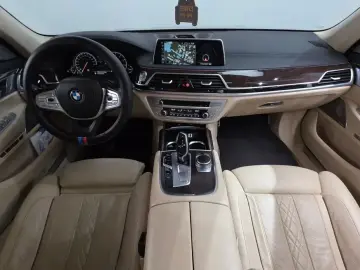 2015 BMW 7 серии с пробегом 92 628 км