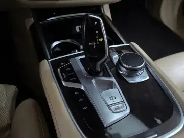 2015 BMW 7 серии с пробегом 92 628 км