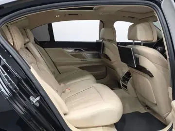 2015 BMW 7 серии с пробегом 92 628 км