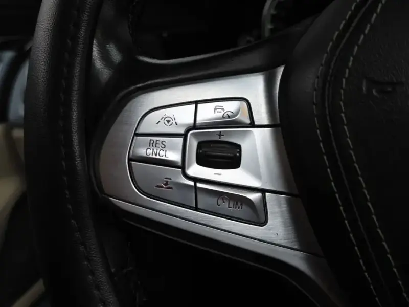 2015 BMW 7 серии с пробегом 92 628 км