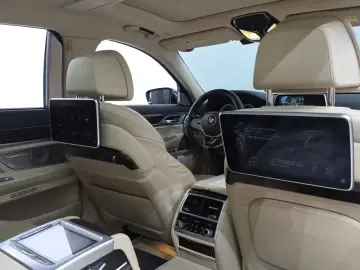 2015 BMW 7 серии с пробегом 92 628 км