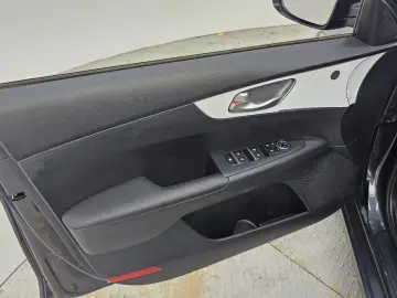 2022 Kia K3 с пробегом 105 937 км