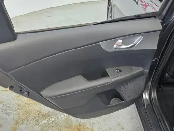 2022 Kia K3 с пробегом 105 937 км