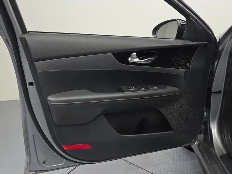2022 Kia K3 с пробегом 114 896 км