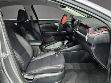 2021 Kia K3 с пробегом 46 038 км