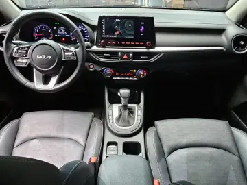 2022 Kia K3 с пробегом 72 916 км