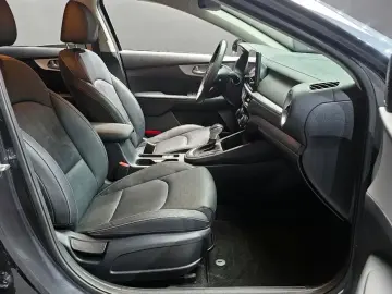2022 Kia K3 с пробегом 72 916 км