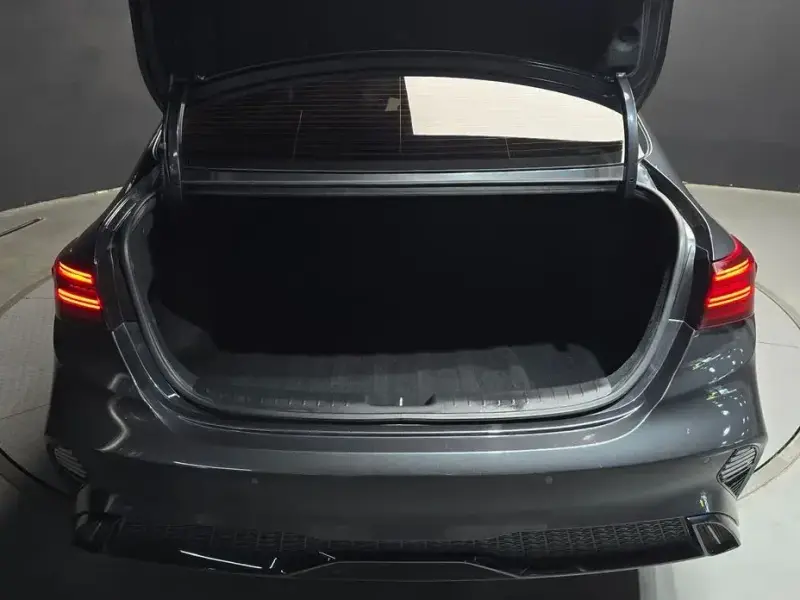 2022 Kia K3 с пробегом 72 916 км