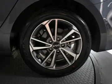 2022 Kia K3 с пробегом 72 916 км