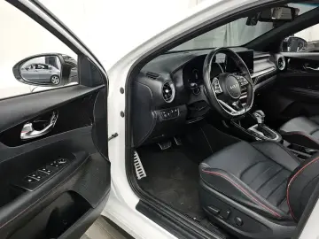 2022 Kia K3 с пробегом 62 903 км