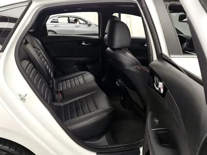 2022 Kia K3 с пробегом 62 903 км