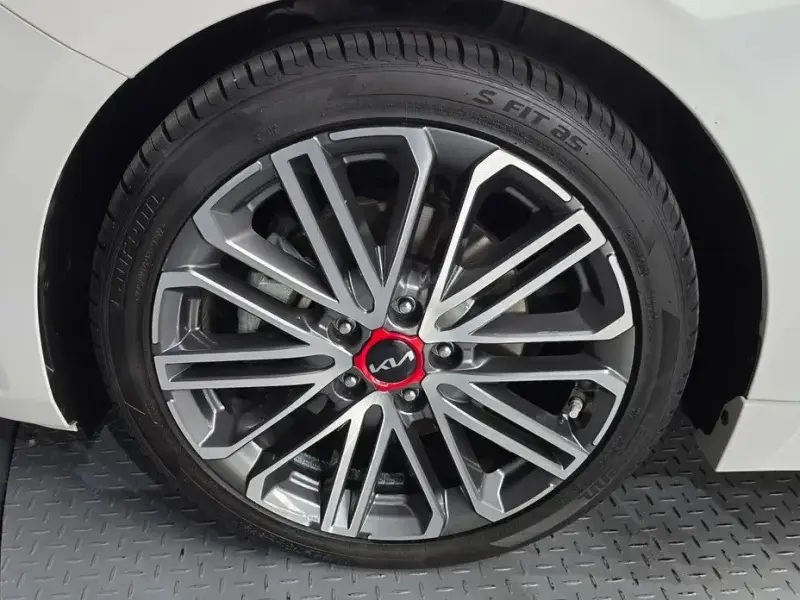 2022 Kia K3 с пробегом 47 107 км