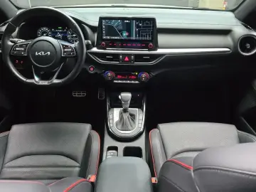 2022 Kia K3 с пробегом 47 107 км