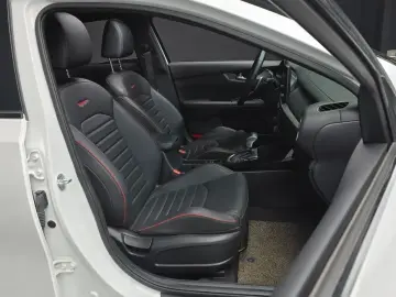 2022 Kia K3 с пробегом 47 107 км