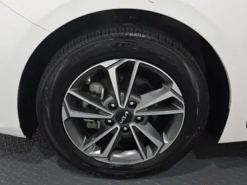 2021 Kia K3 с пробегом 115 594 км