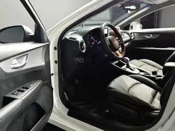 2022 Kia K3 с пробегом 59 710 км
