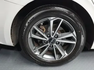 2021 Kia K3 с пробегом 43 546 км