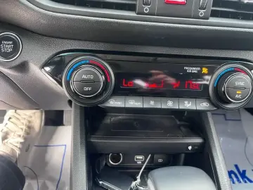 2022 Kia K3 с пробегом 76 410 км