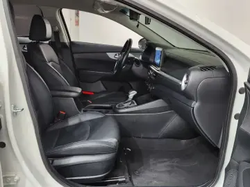 2022 Kia K3 с пробегом 93 090 км