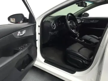 2022 Kia K3 с пробегом 96 075 км