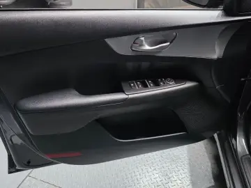 2022 Kia K3 с пробегом 59 668 км