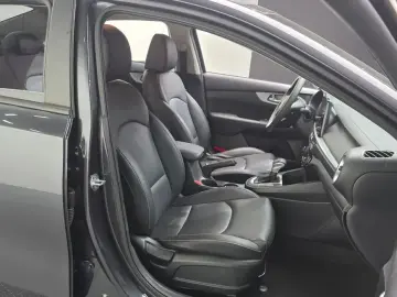2021 Kia K3 с пробегом 70 036 км