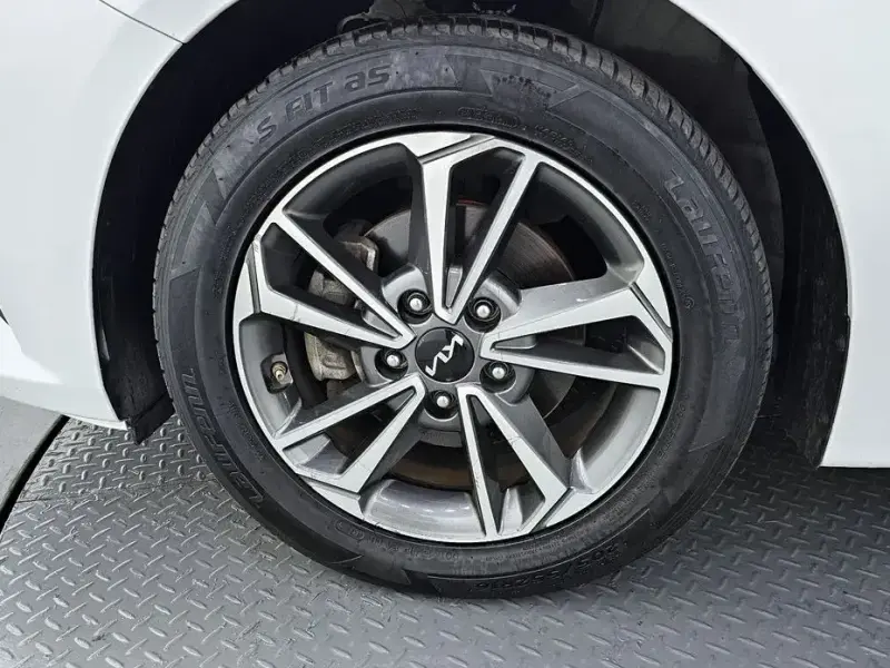 2022 Kia K3 с пробегом 119 024 км