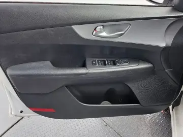 2022 Kia K3 с пробегом 119 024 км