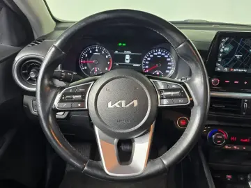 2021 Kia K3 с пробегом 67 202 км