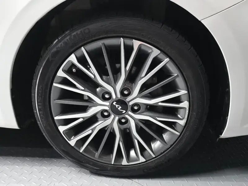 2021 Kia K3 с пробегом 104 243 км