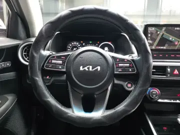 2021 Kia K3 с пробегом 104 243 км