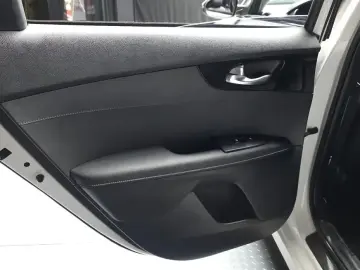 2021 Kia K3 с пробегом 104 243 км