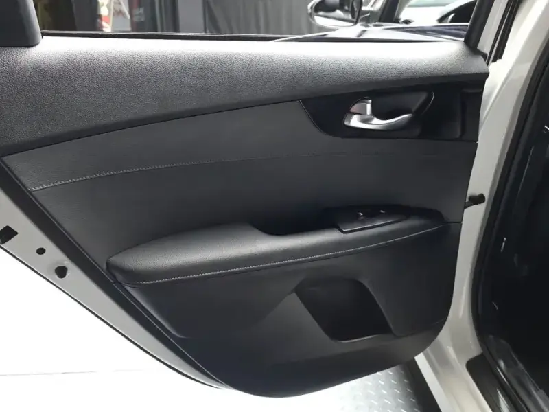 2021 Kia K3 с пробегом 104 243 км