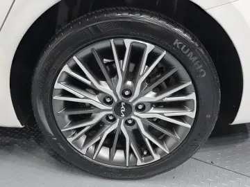 2022 Kia K3 с пробегом 90 684 км