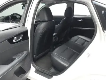 2022 Kia K3 с пробегом 90 684 км