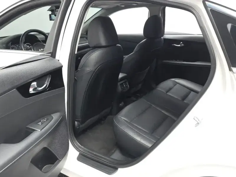 2022 Kia K3 с пробегом 90 684 км