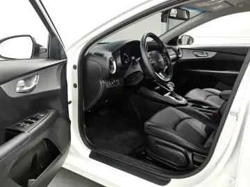 2022 Kia K3 с пробегом 69 861 км