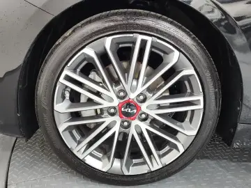 2022 Kia K3 с пробегом 100 796 км