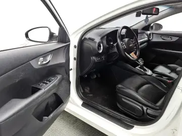 2021 Kia K3 с пробегом 126 361 км