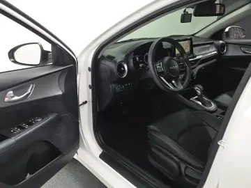 2022 Kia K3 с пробегом 59 287 км