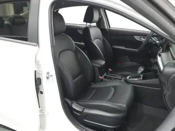 2022 Kia K3 с пробегом 59 287 км
