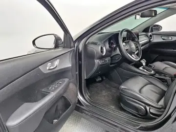 2021 Kia K3 с пробегом 131 157 км