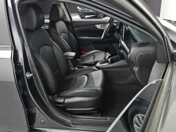 2021 Kia K3 с пробегом 124 850 км