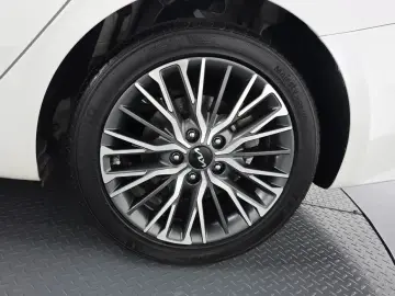 2021 Kia K3 с пробегом 62 333 км