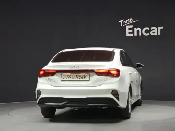 2022 Kia K3 с пробегом 33 918 км