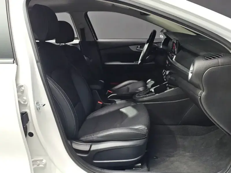 2022 Kia K3 с пробегом 33 918 км