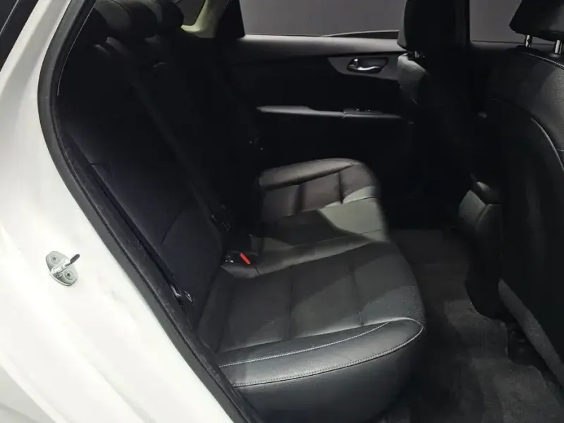 2022 Kia K3 с пробегом 33 918 км